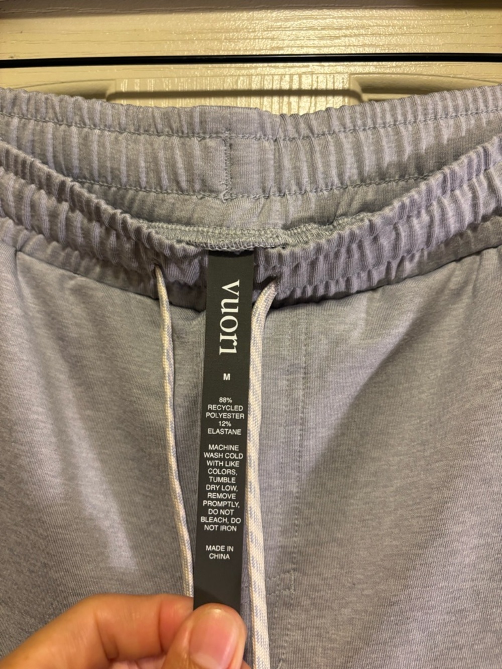 Vuori Men’s “Sunday Performance Utility” Short 8” Inseam (M) *SOLD OUT AT VUORI* - Picture 4 of 7